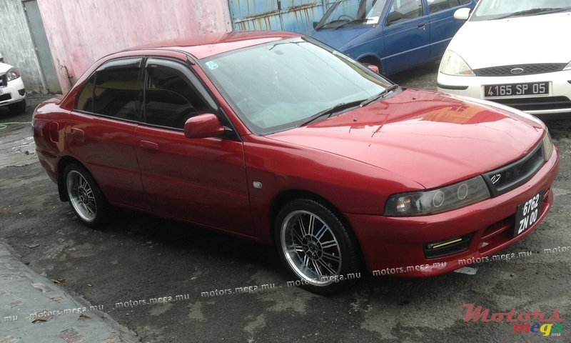 2000' Mitsubishi Lancer photo #2
