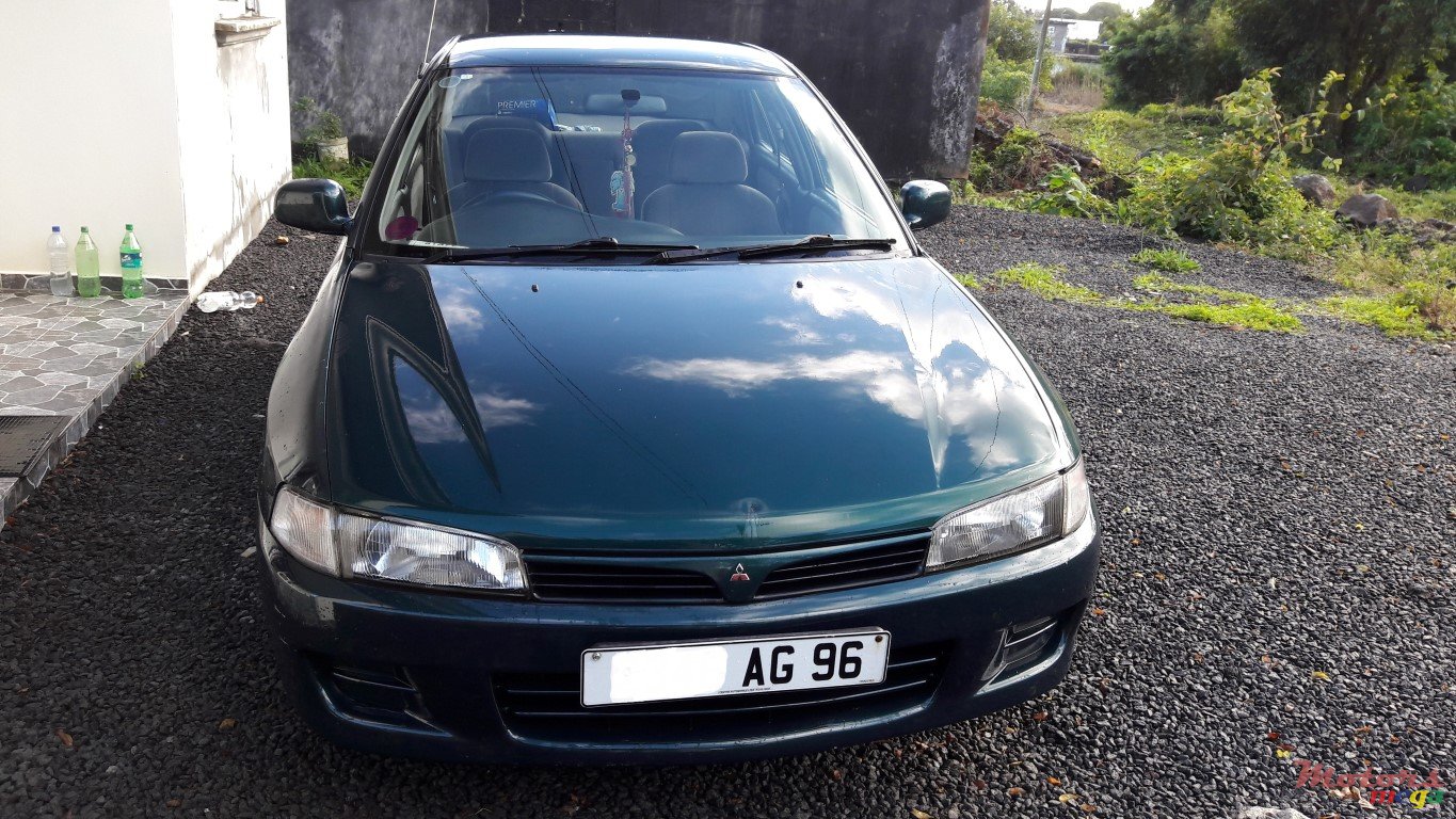 1996' Mitsubishi Lancer GLX photo #1
