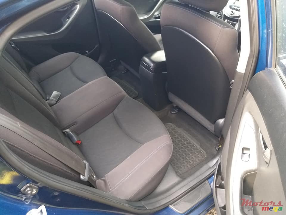 2012' Hyundai Elantra 1.6L photo #5