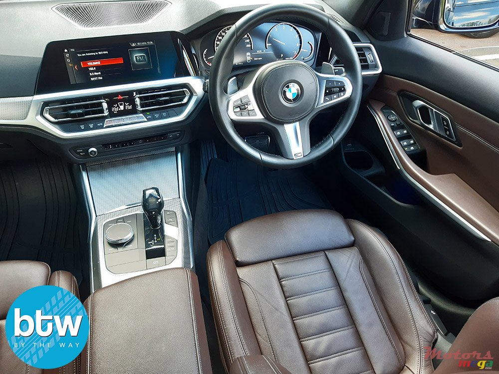 2019' BMW 330 photo #5