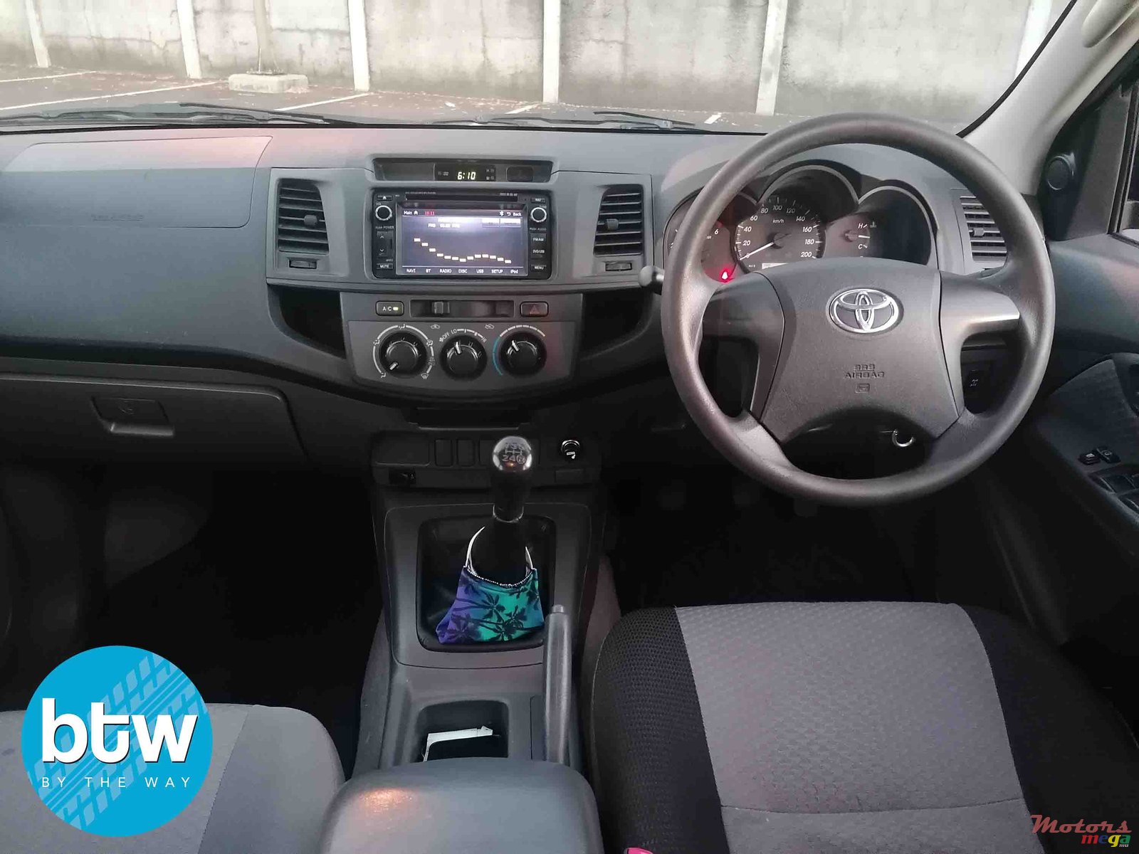 2014' Toyota Hilux photo #4