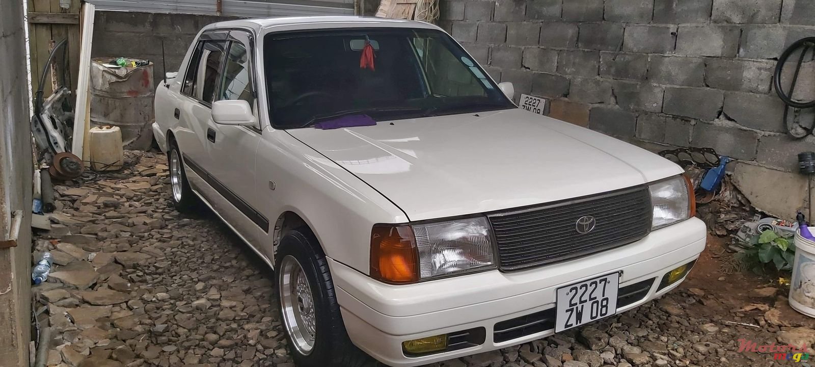 2008' Toyota Crown photo #2