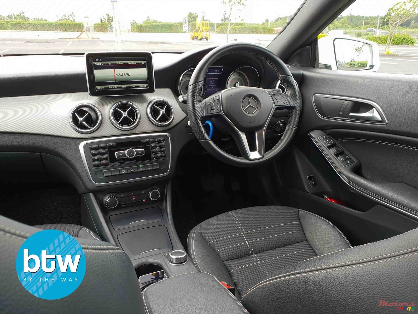 2014' Mercedes-Benz CLA 180 photo #6