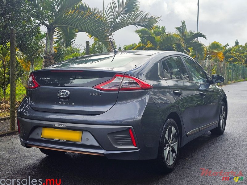 2019' Hyundai Ioniq 88Kw photo #4