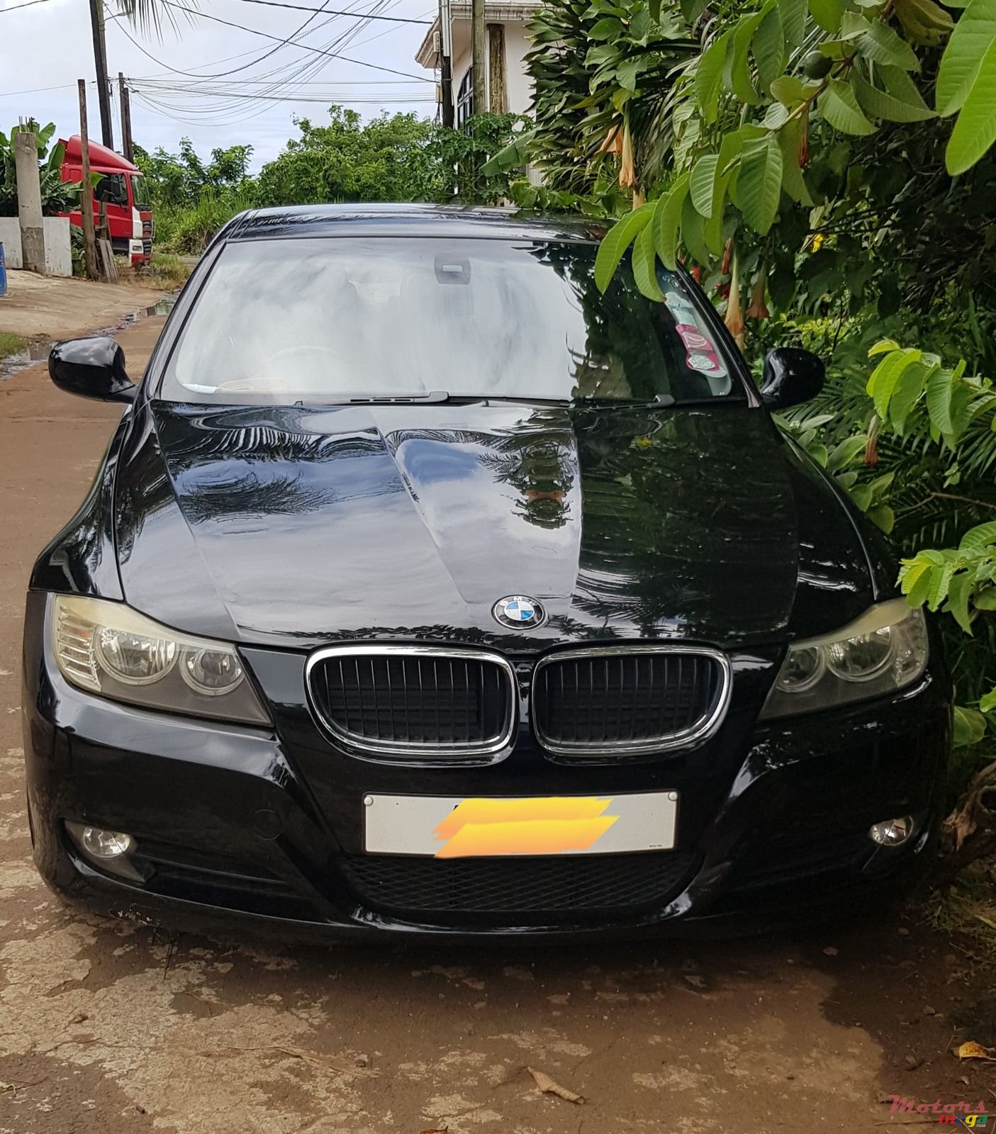 2008' BMW 318 photo #1