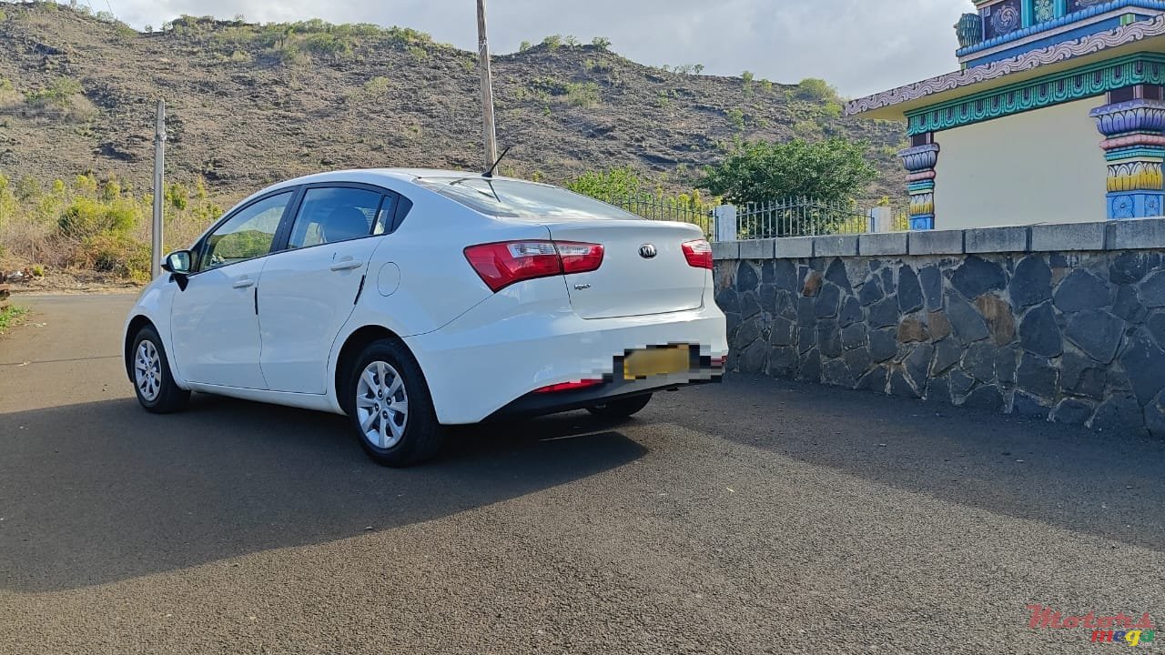 2017' Kia Rio photo #3