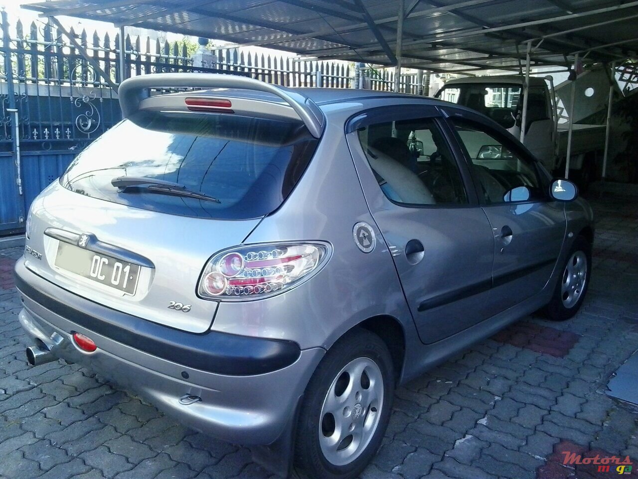 2001' Peugeot 206 photo #1
