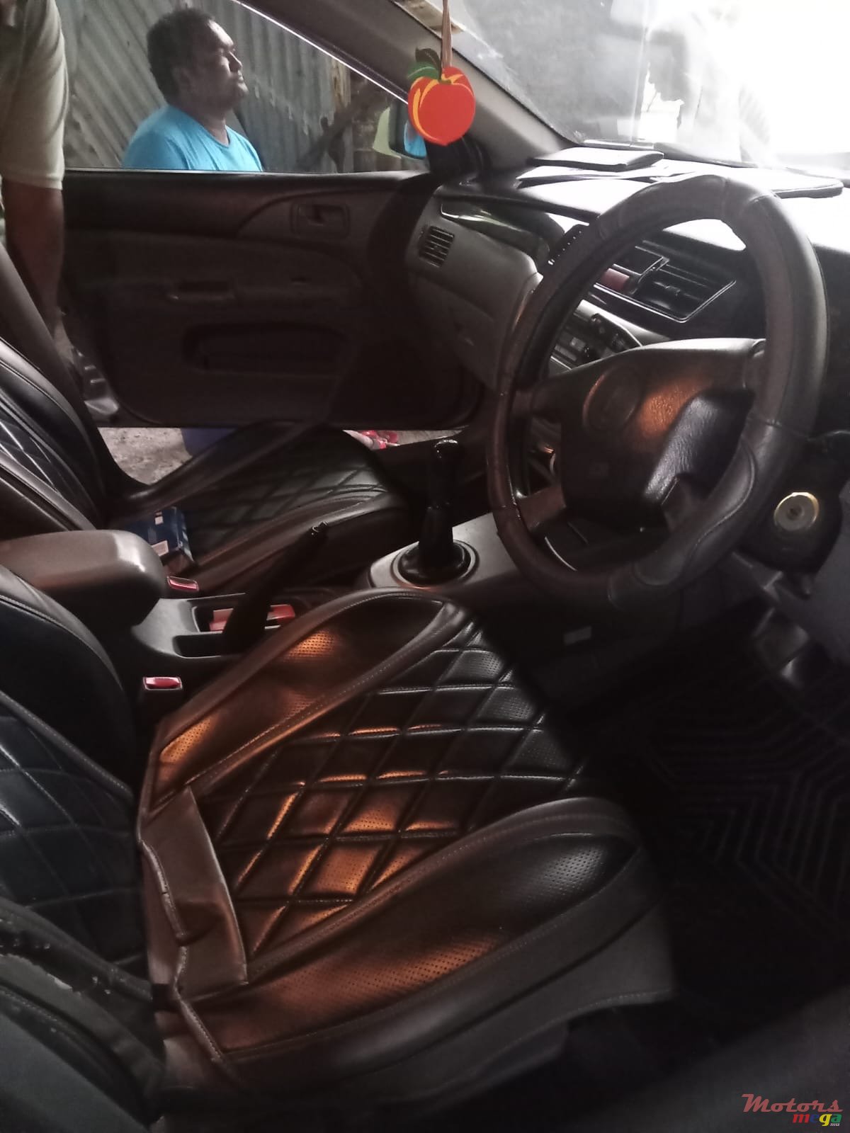 2004' Mitsubishi Lancer photo #4