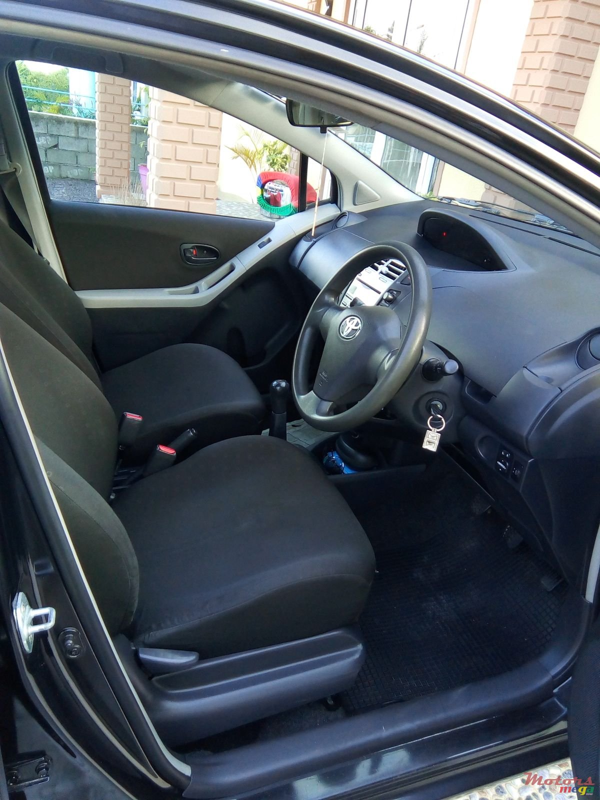 2008' Toyota Yaris photo #5