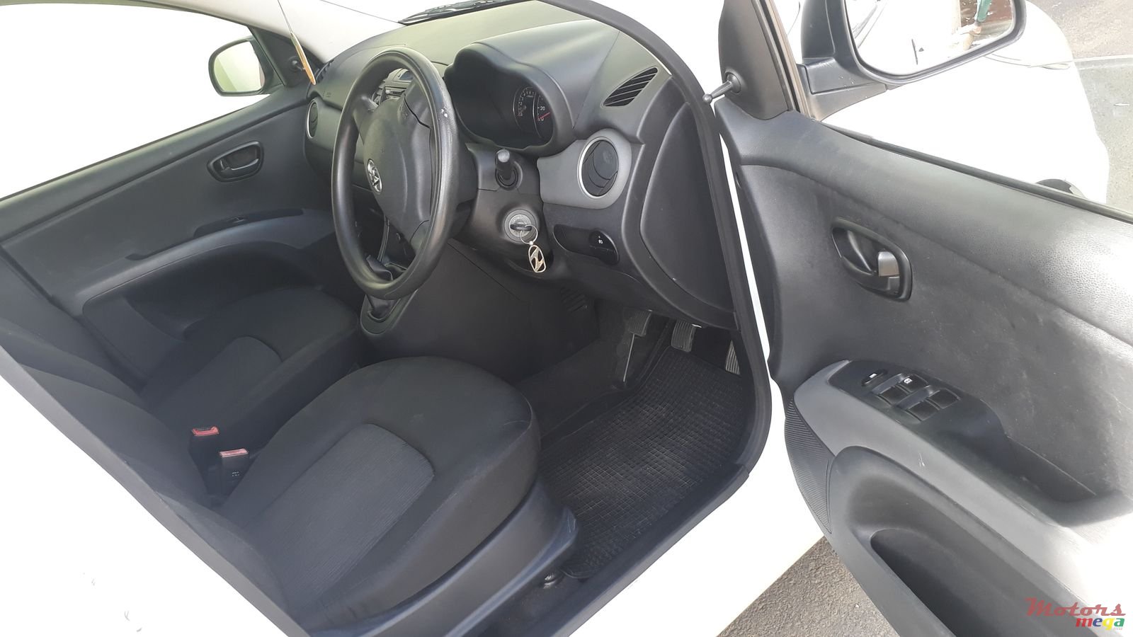 2012' Hyundai i10 Gls photo #4