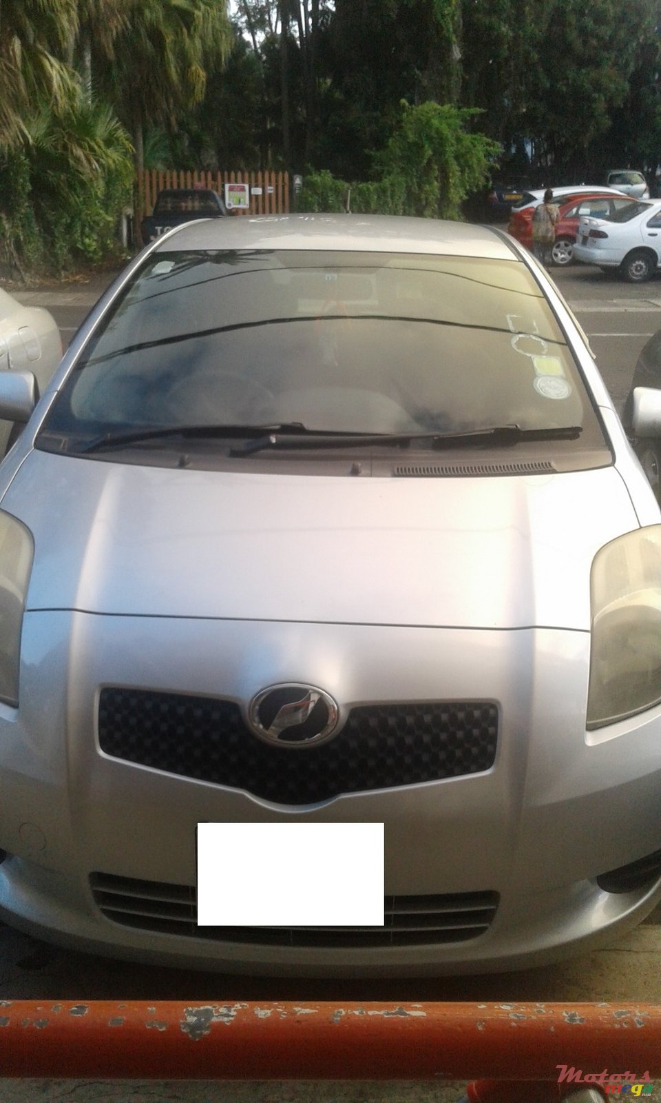 2006' Toyota Vitz photo #1