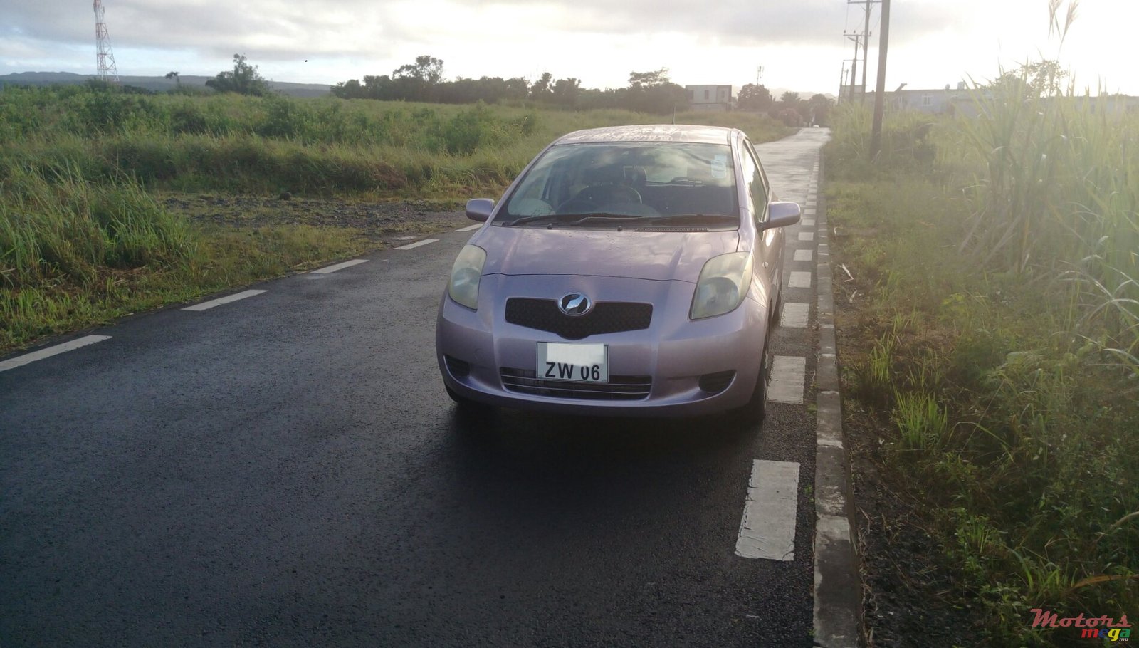 2006' Toyota Vitz photo #3