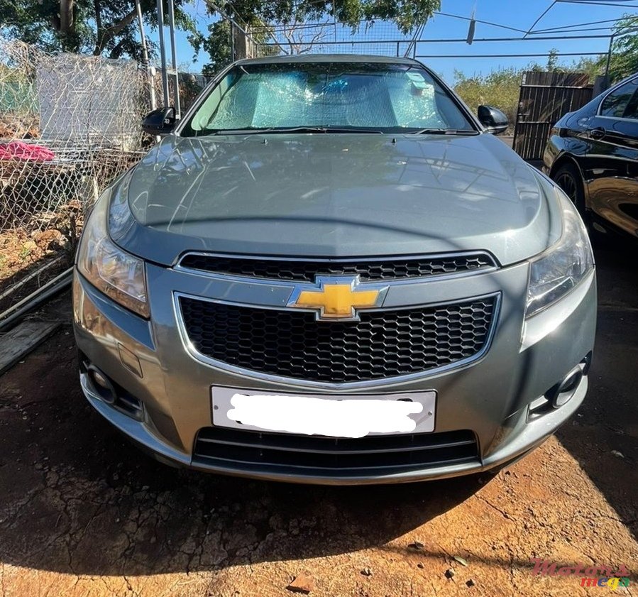 2012' Chevrolet Cruze photo #1