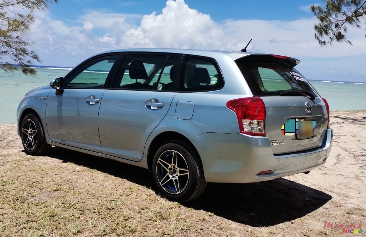 2013' Toyota Fielder photo #4