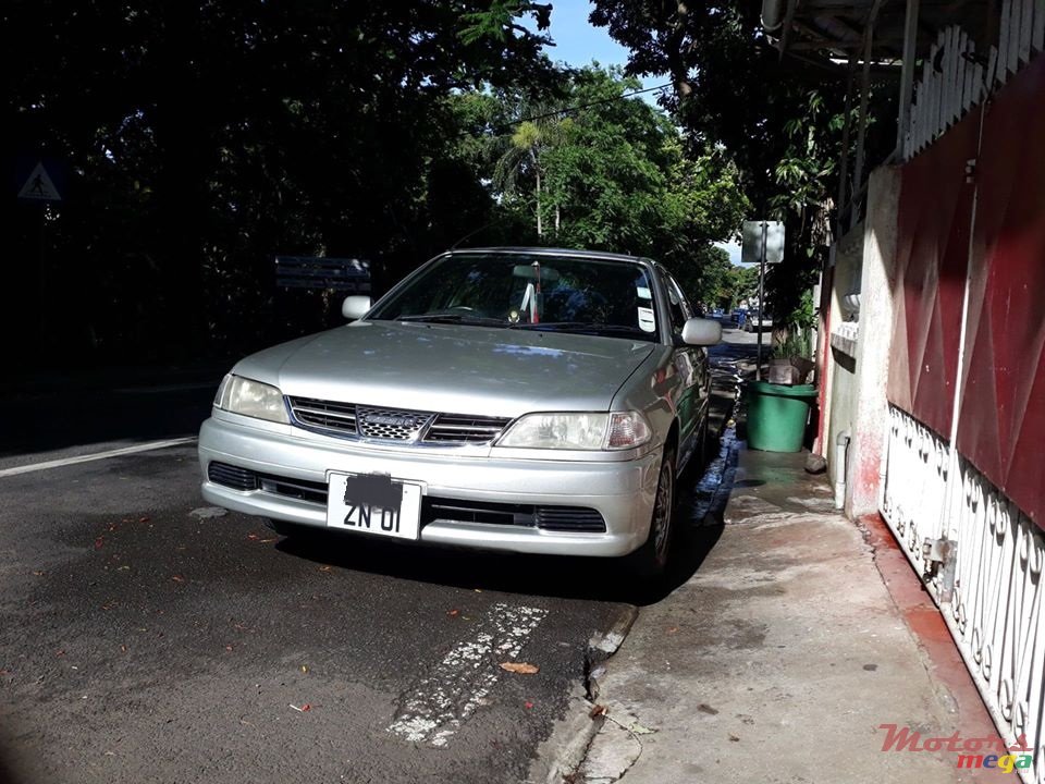 2001' Toyota Carina photo #1