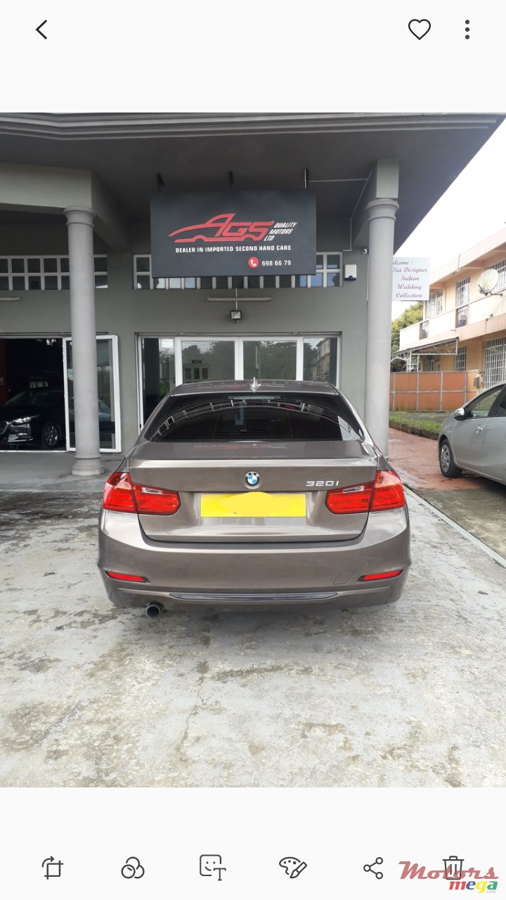 2013' BMW 3 Series photo #2