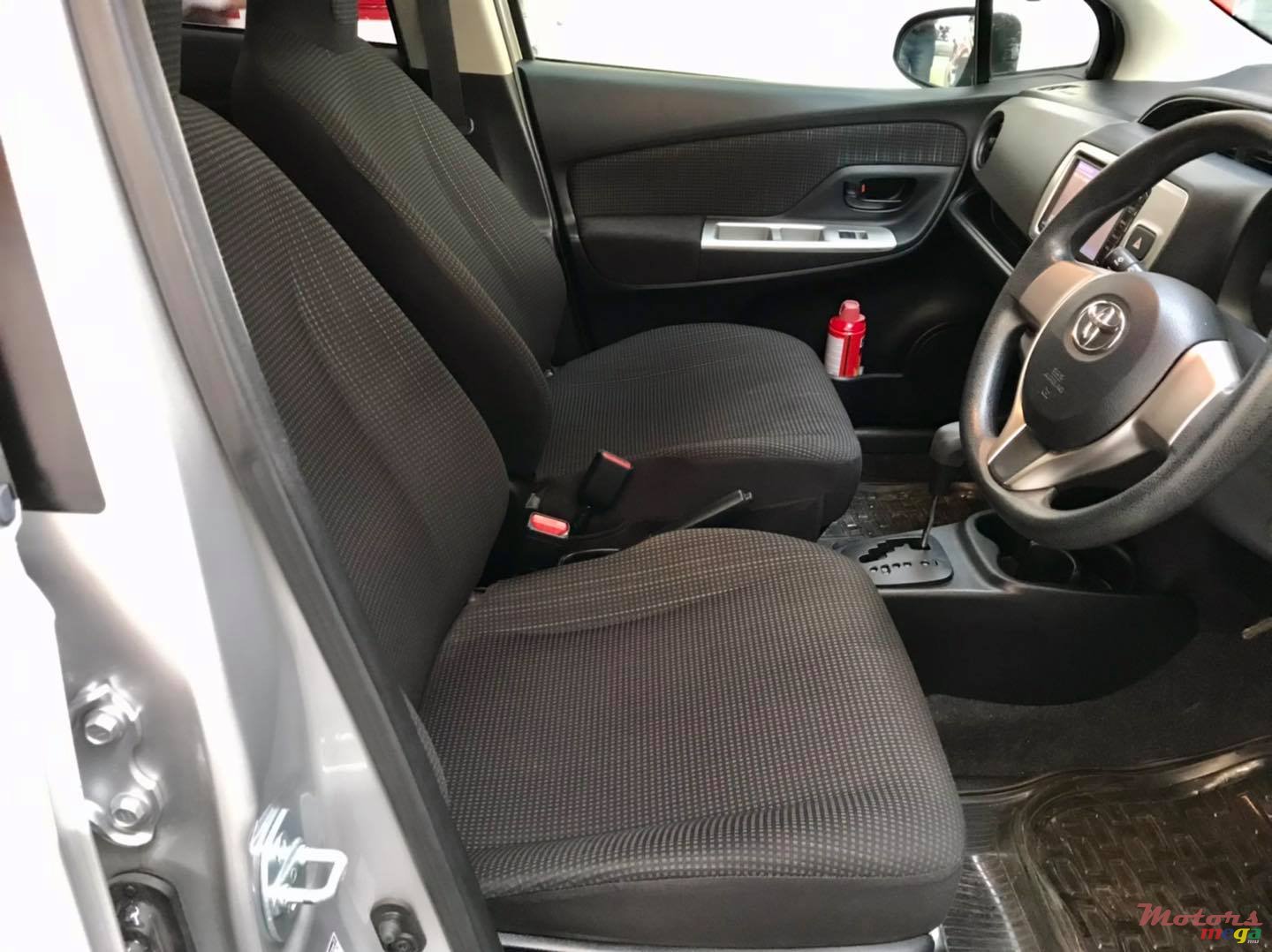 2016' Toyota Vitz photo #6