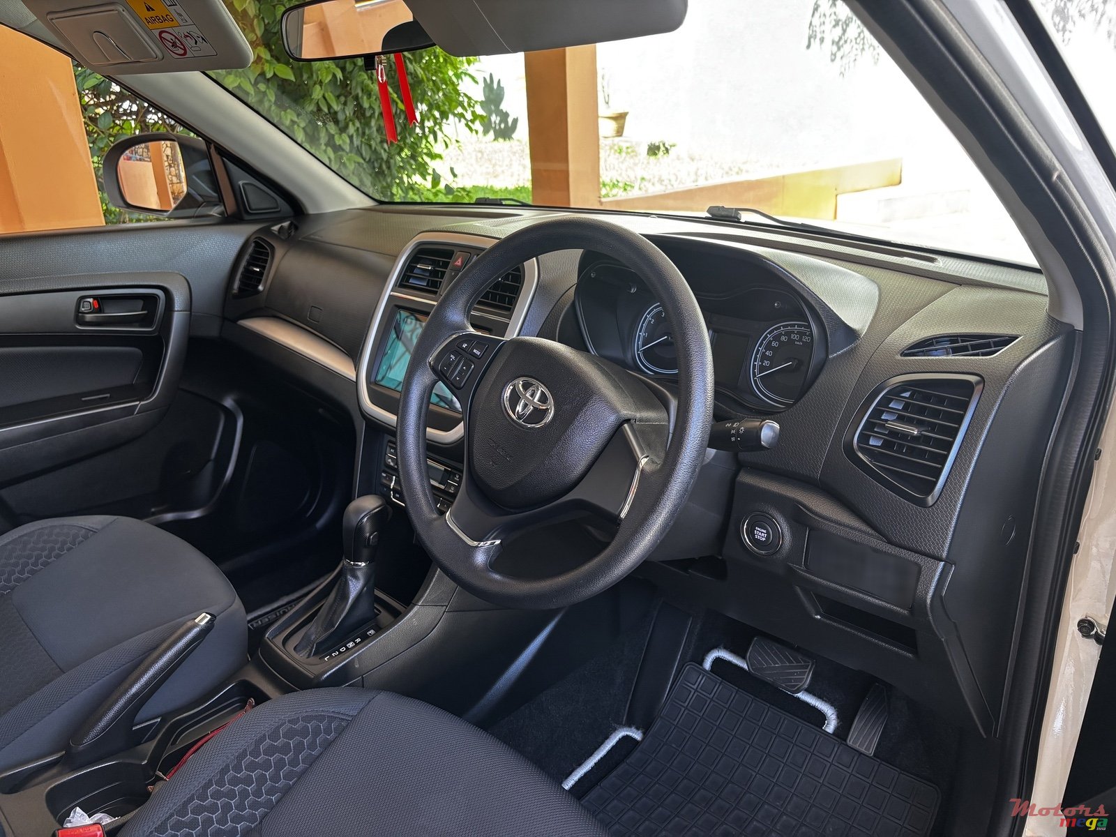 2021' Toyota Urban Cruiser photo #6