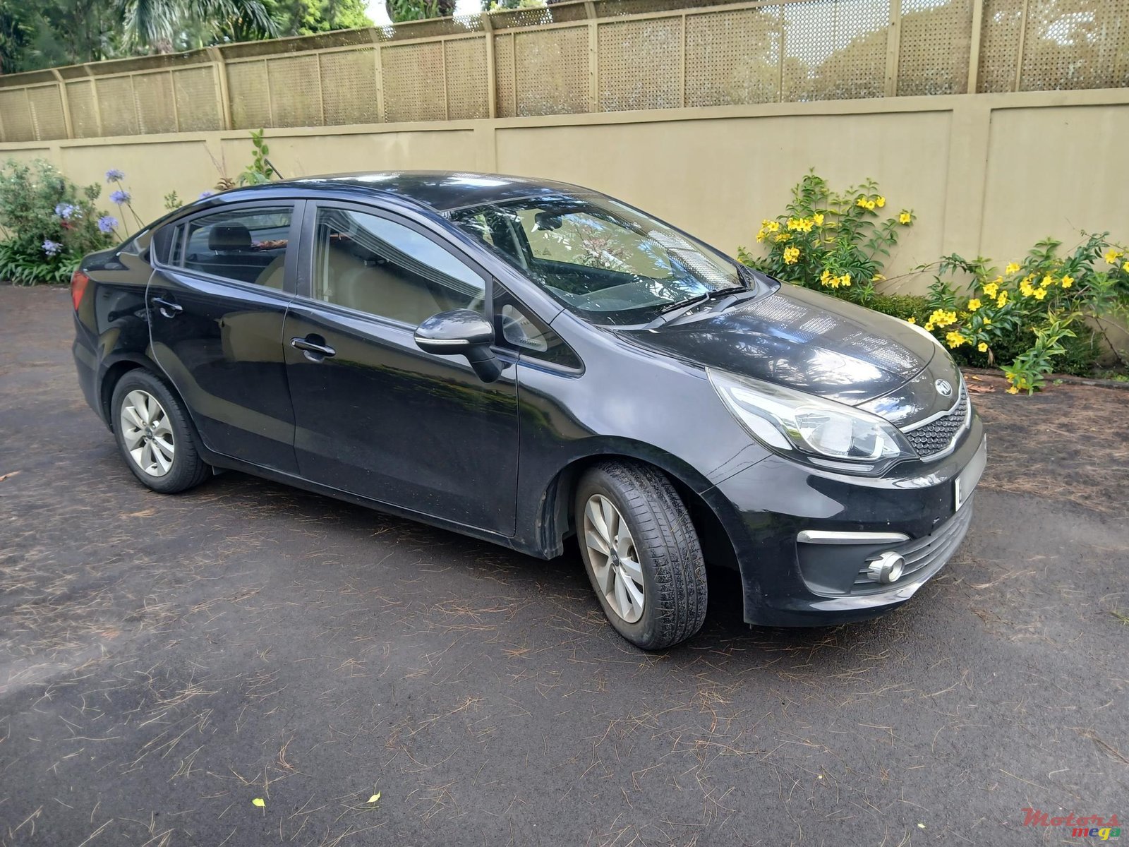 2016' Kia Rio photo #1
