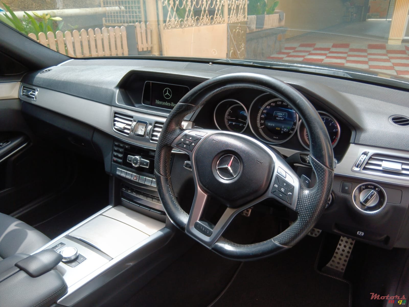 2013' Mercedes-Benz E 250 AMG PACK photo #7