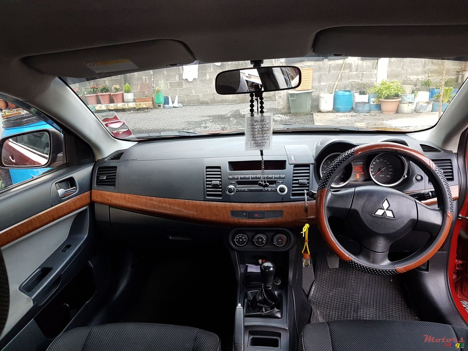 2011' Mitsubishi Lancer X photo #1