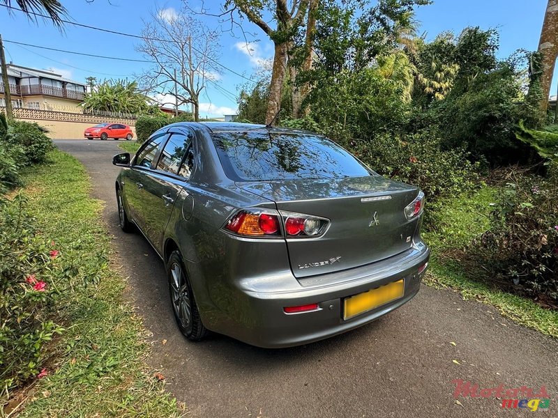 2017' Mitsubishi Lancer Ex photo #6