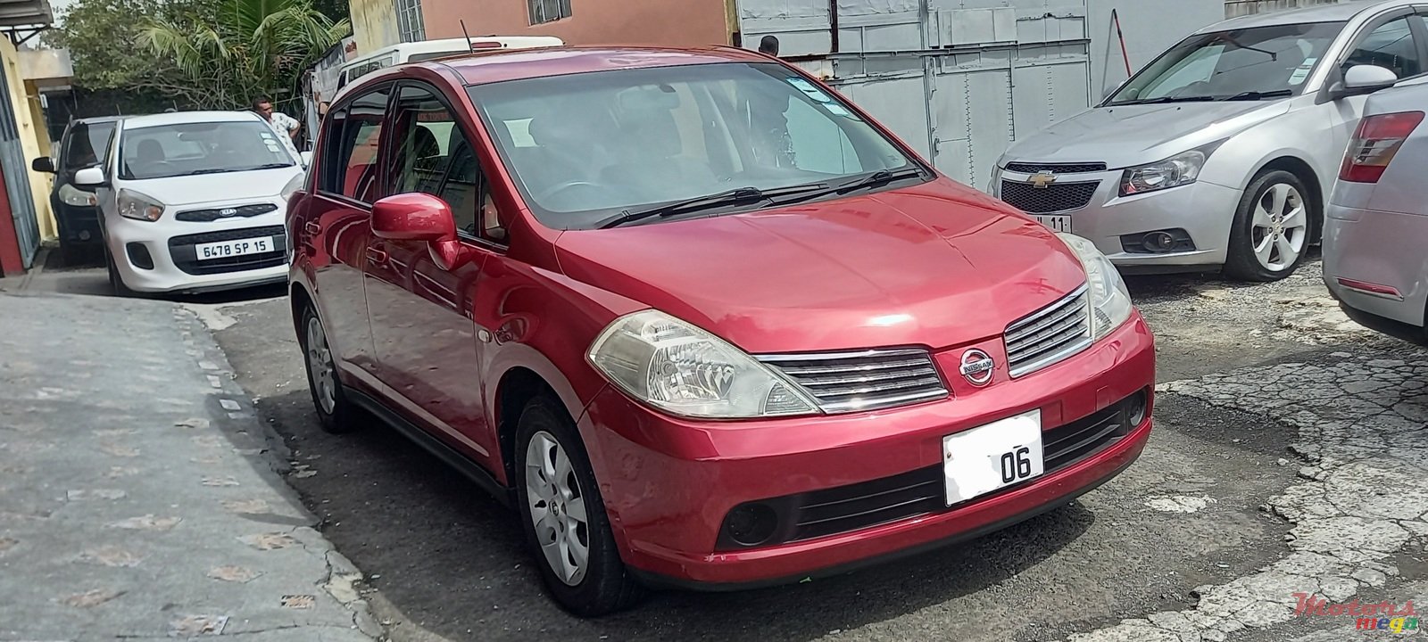 2006' Nissan Tiida photo #1