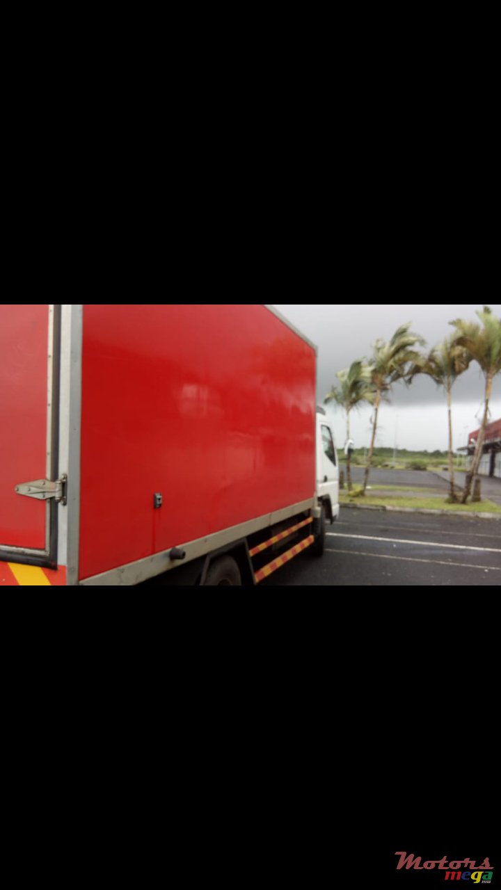 2012' Mitsubishi Refrigerated truck photo #4