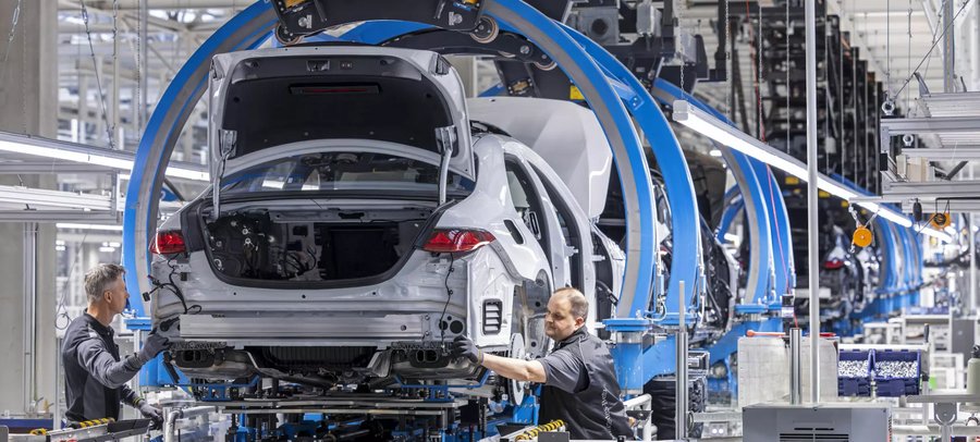 Mercedes-Benz Warns Two Plants Could Close Unless Costs Fall