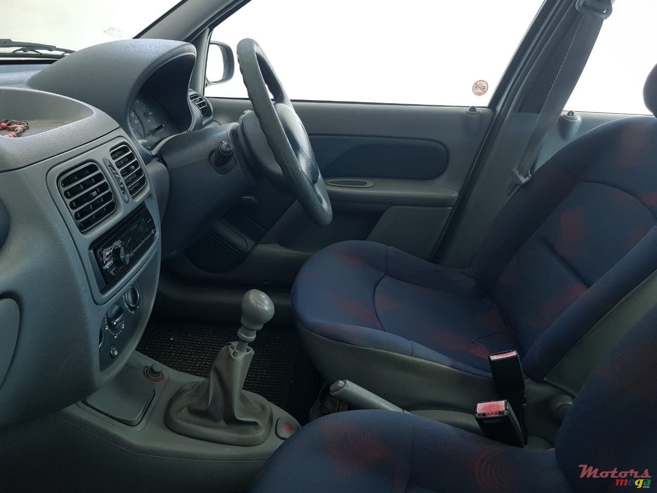 2000' Renault Clio photo #5