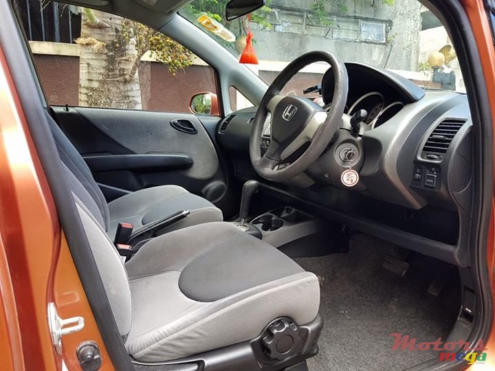 2006' Honda Fit photo #5