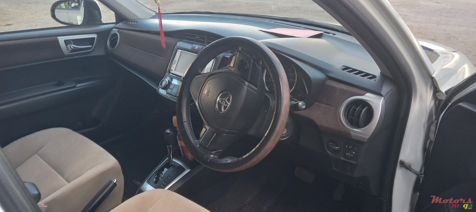 2013' Toyota Axio Corolla photo #5