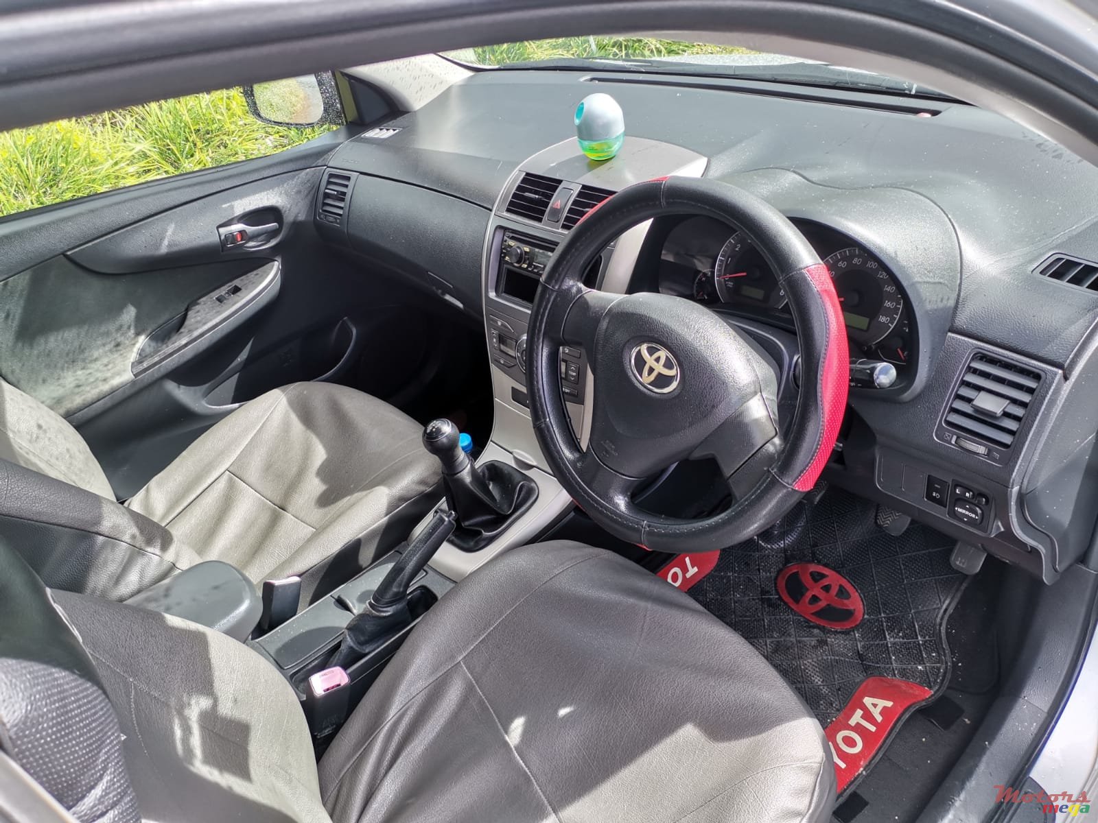 2011' Toyota Fielder original japan photo #3