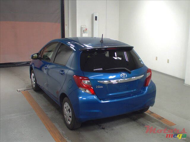 2014' Toyota Vitz photo #4