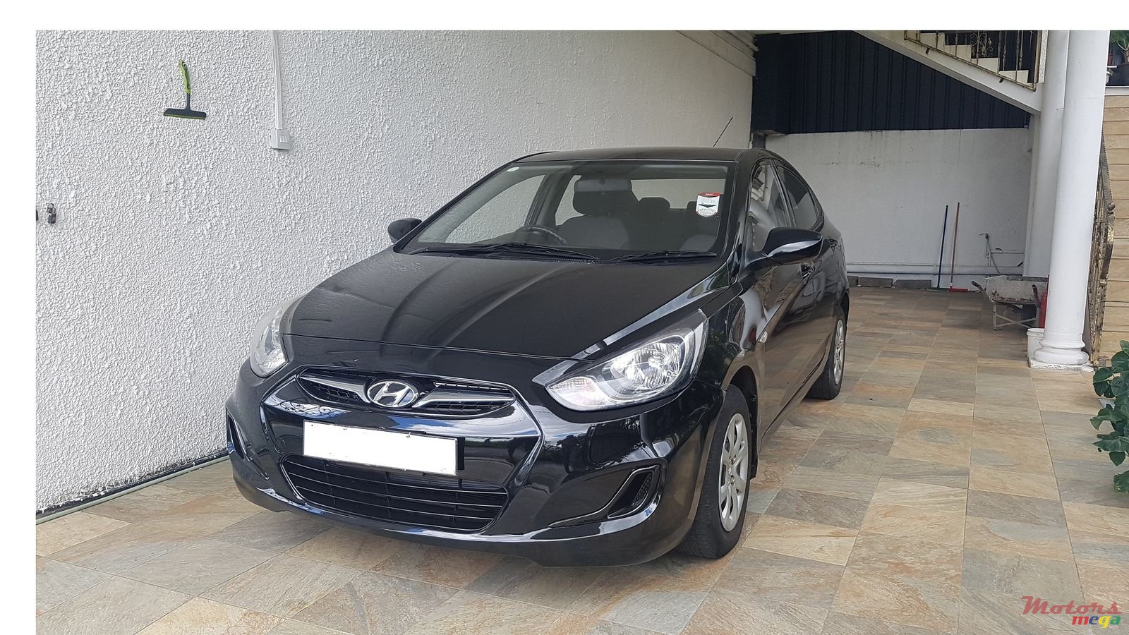 2013' Hyundai Accent photo #1