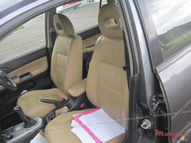 2007' Mitsubishi photo #16