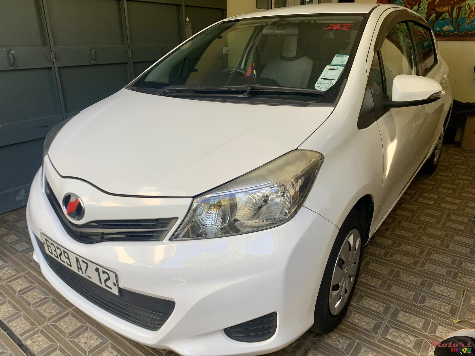 2012' Toyota Vitz photo #2