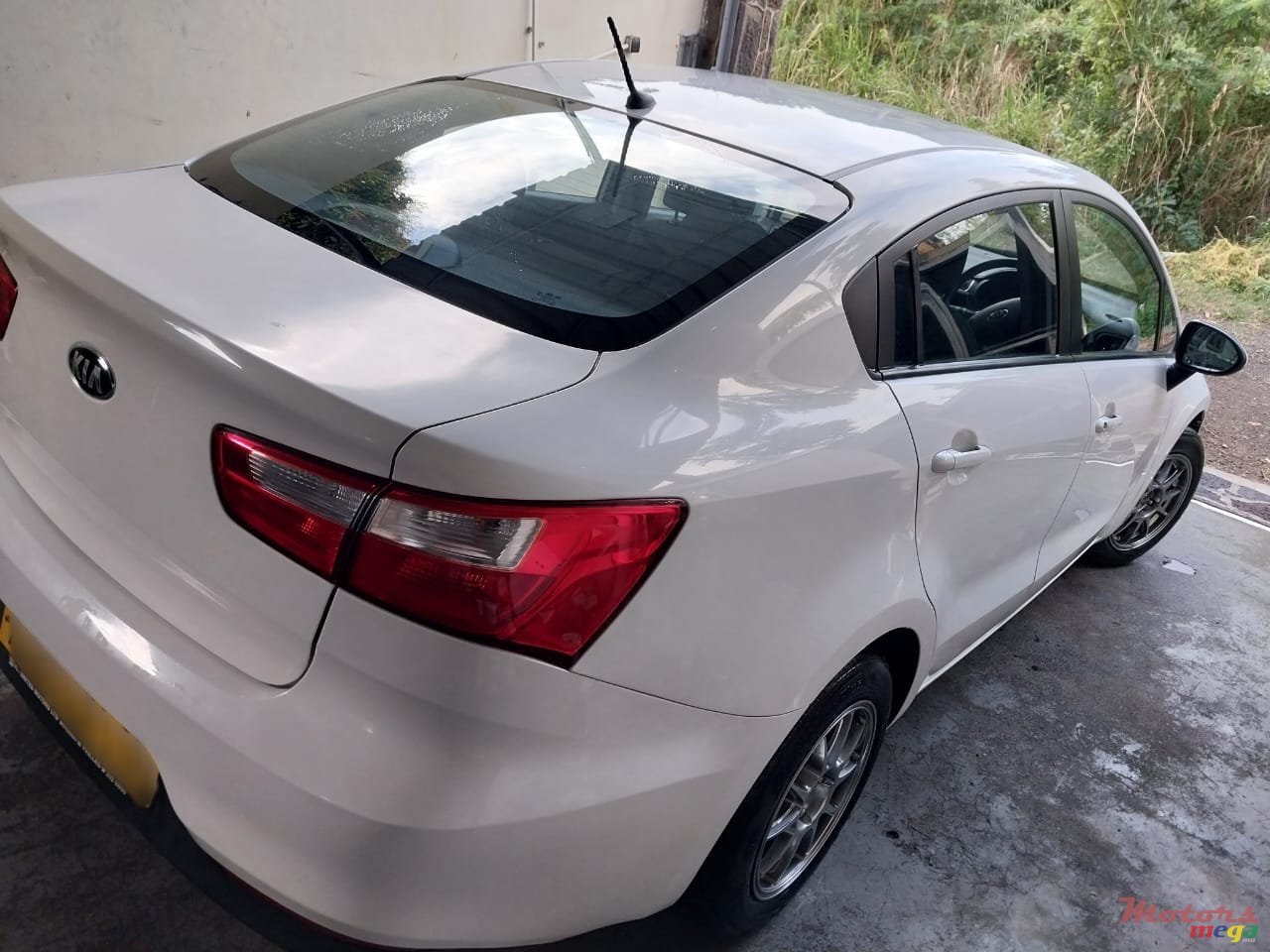 2015' Kia Rio photo #3