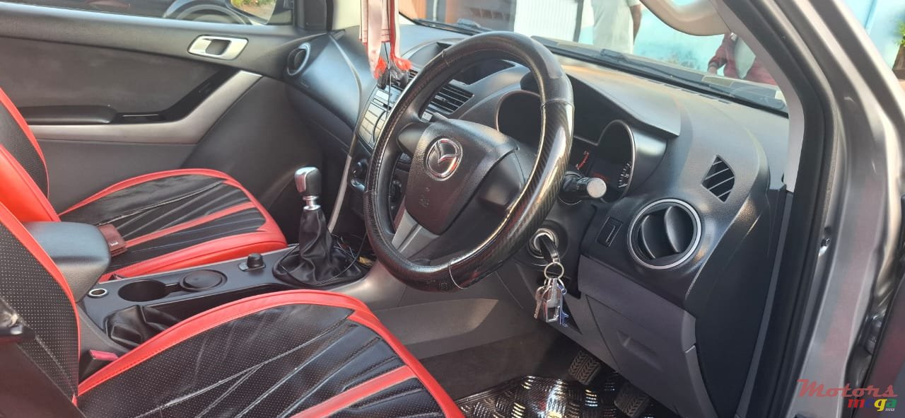 2019' Mazda BT-50 photo #5