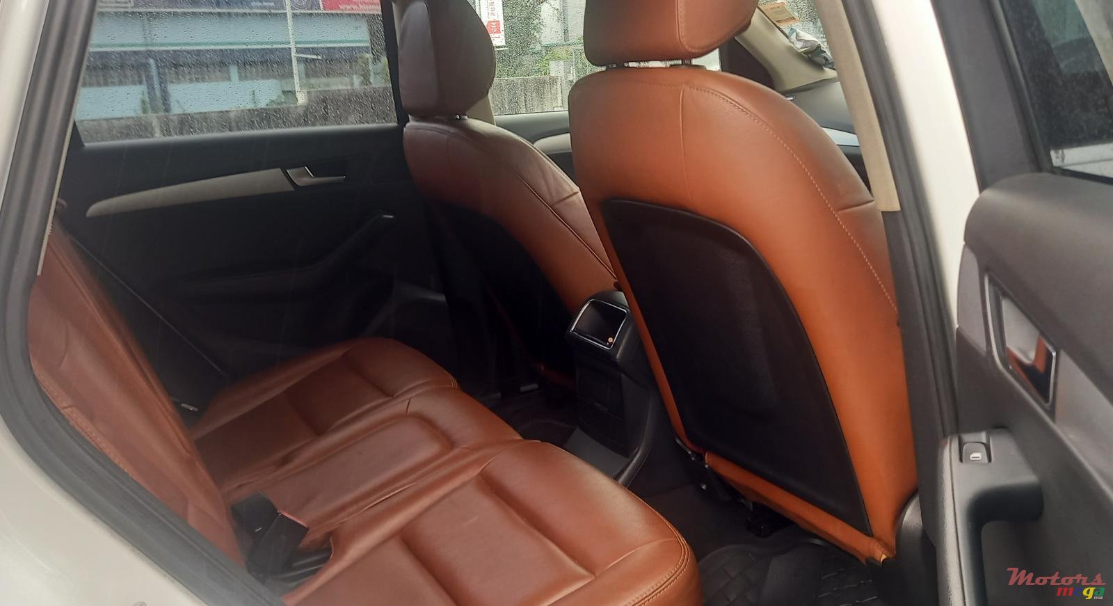 2010' Audi Q5 photo #7