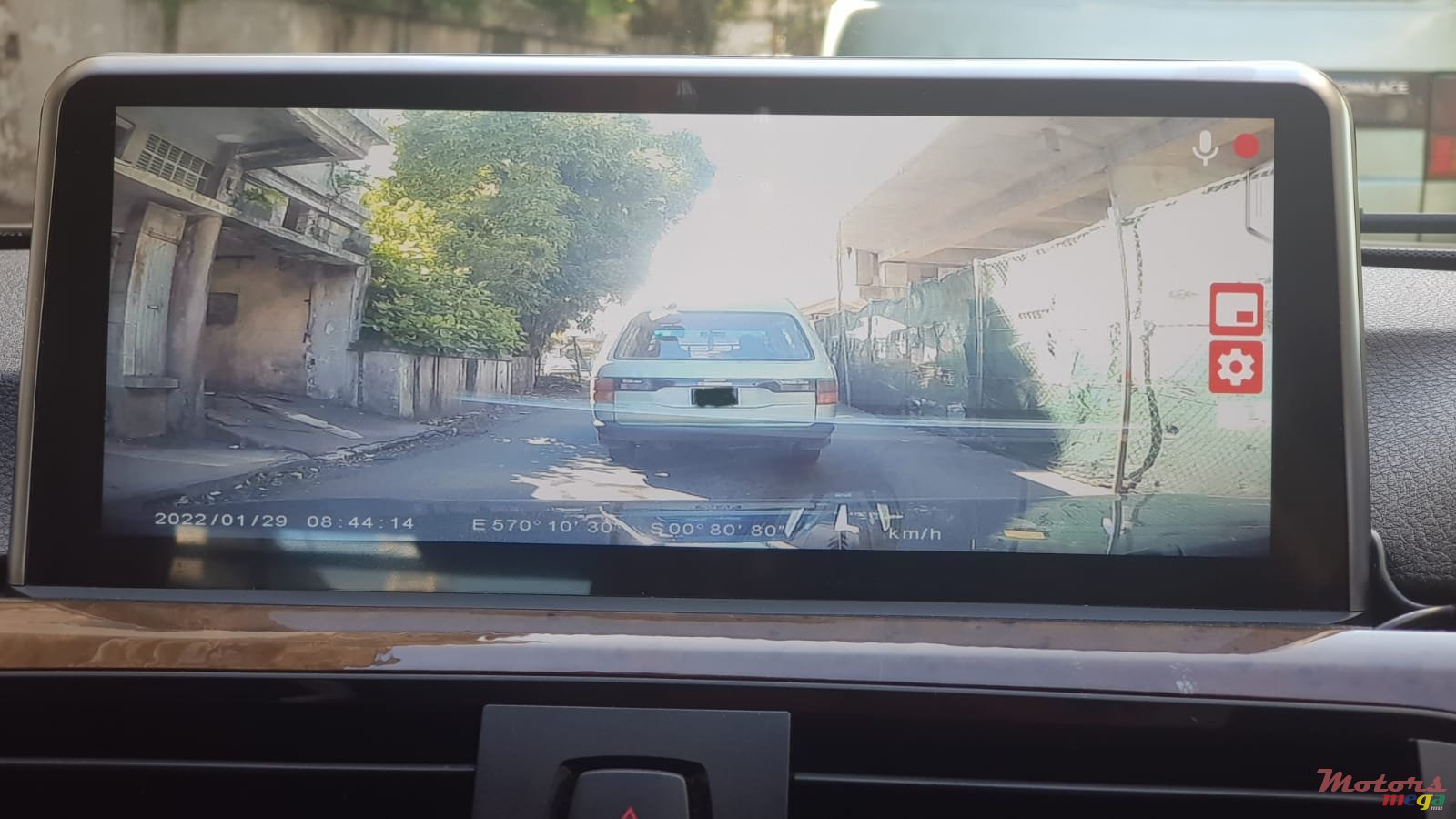 2013' BMW 3 Series 328 photo #6