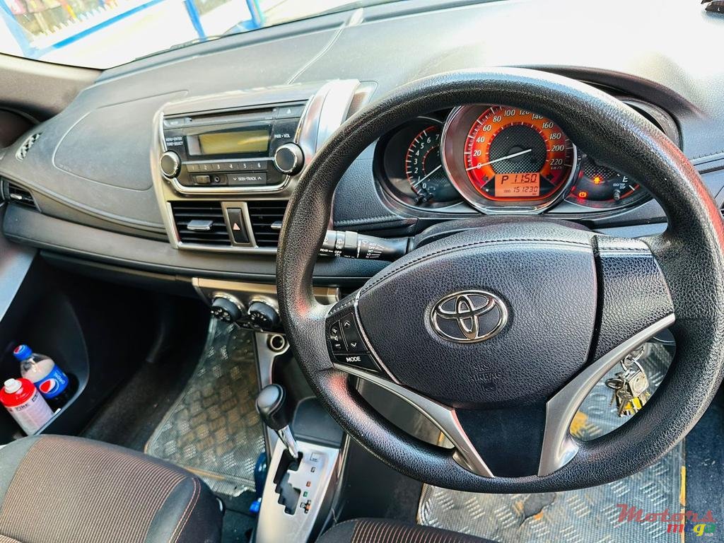 2016' Toyota Yaris photo #3