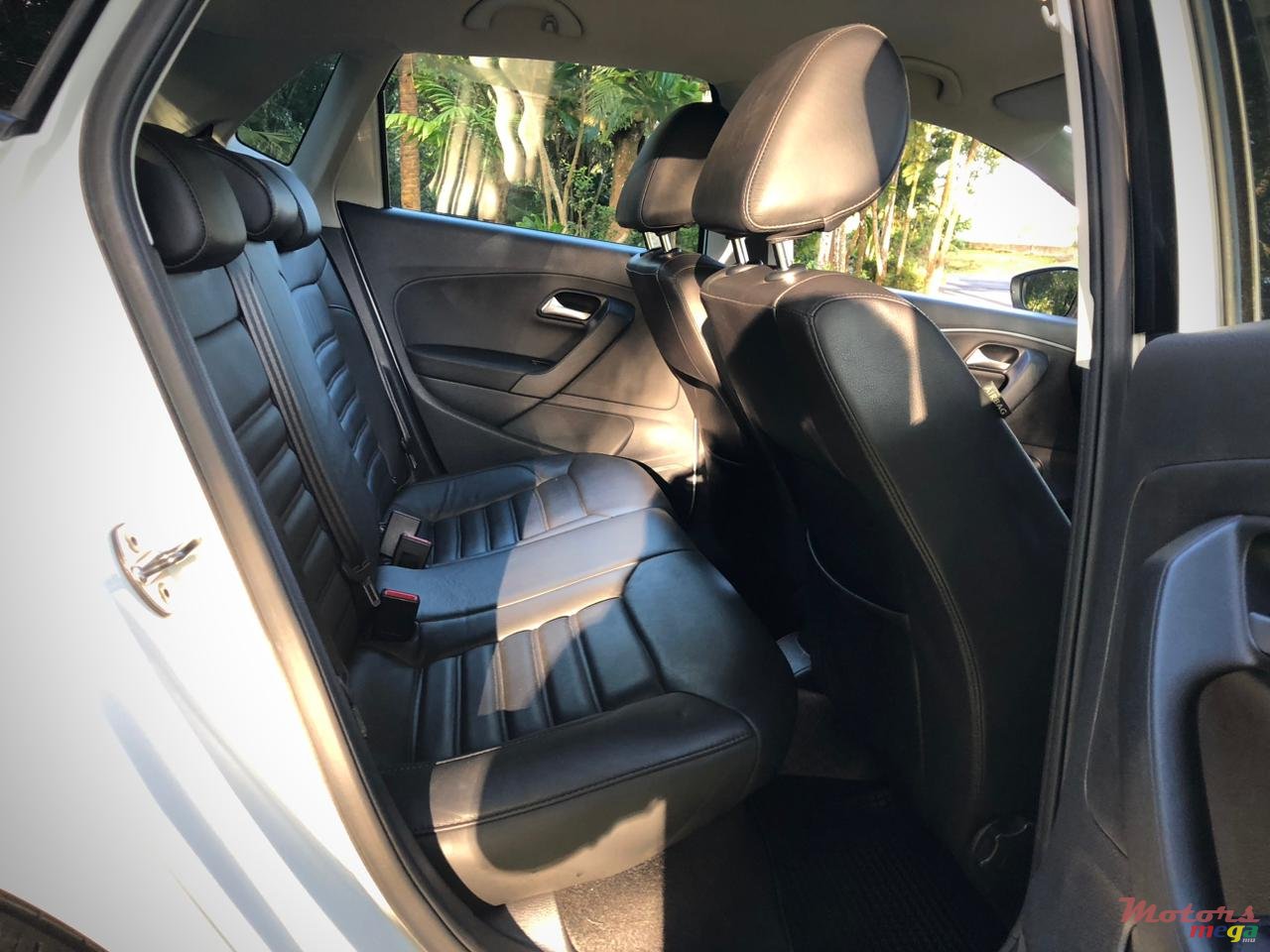 2015' Volkswagen 1.2 Turbo photo #7