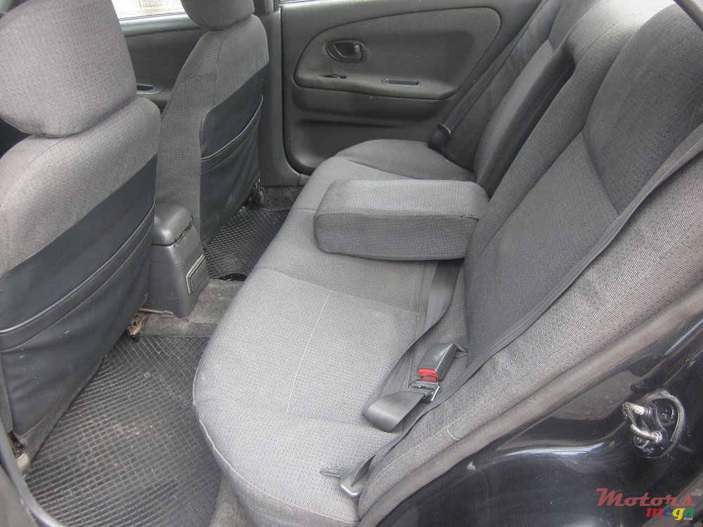 1998' Mitsubishi Lancer GLX photo #5