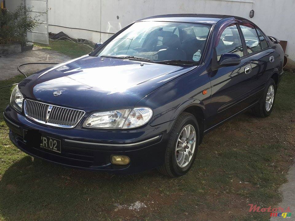 2002' Nissan Sunny photo #1