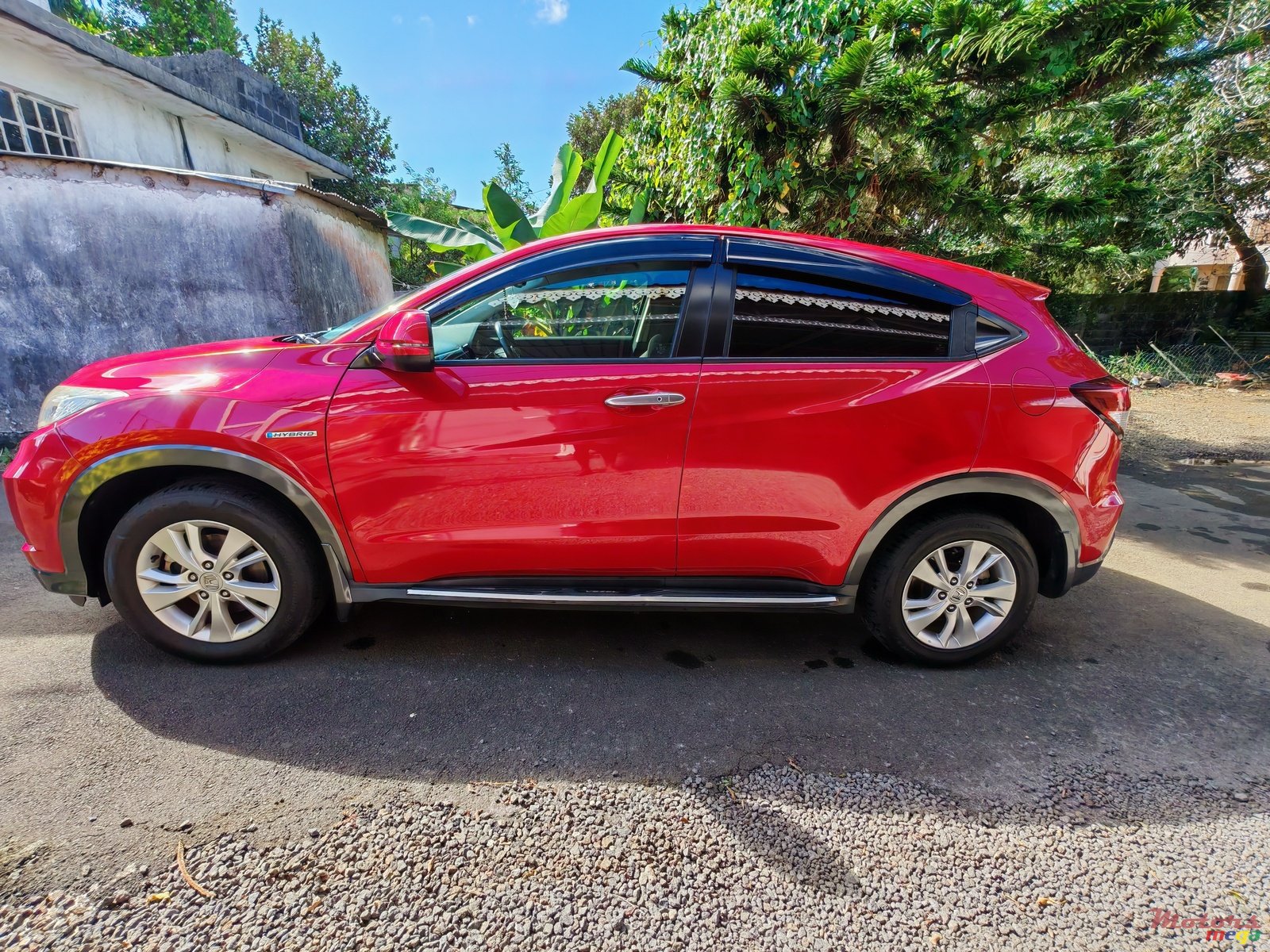 2016' Honda HR-V Vezel Z Sensing photo #2