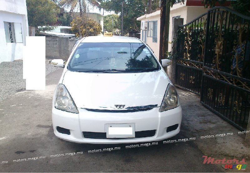 2003' Toyota WISH photo #1