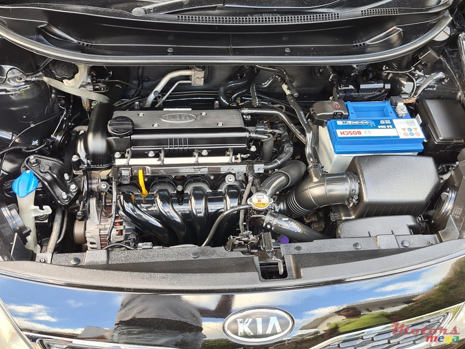 2011' Kia Rio photo #5