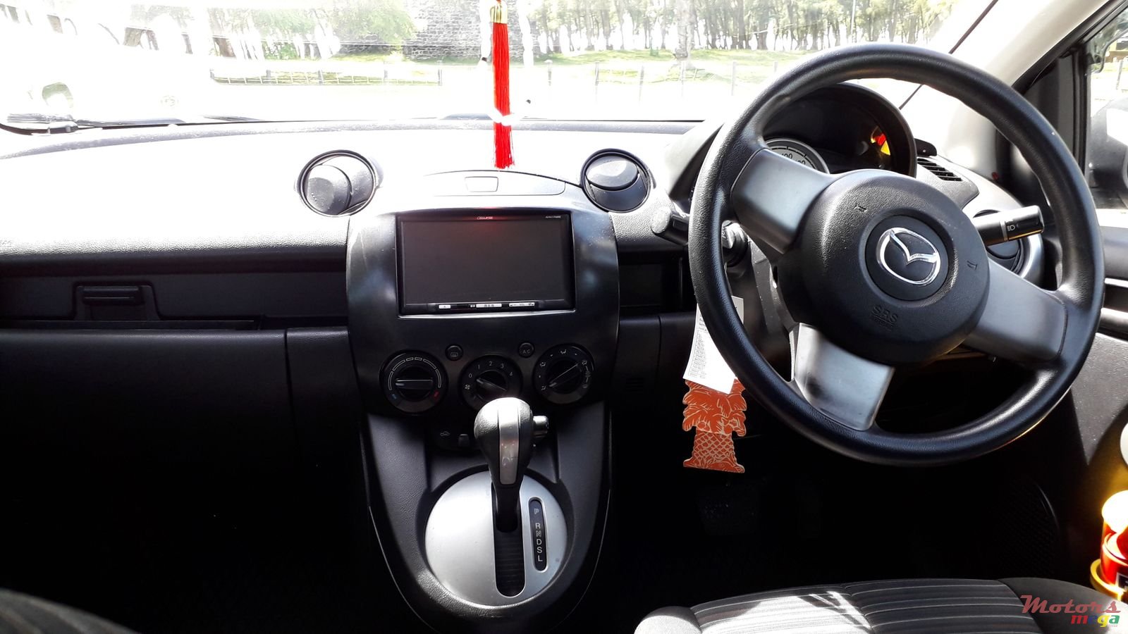 2010' Mazda Demio photo #2