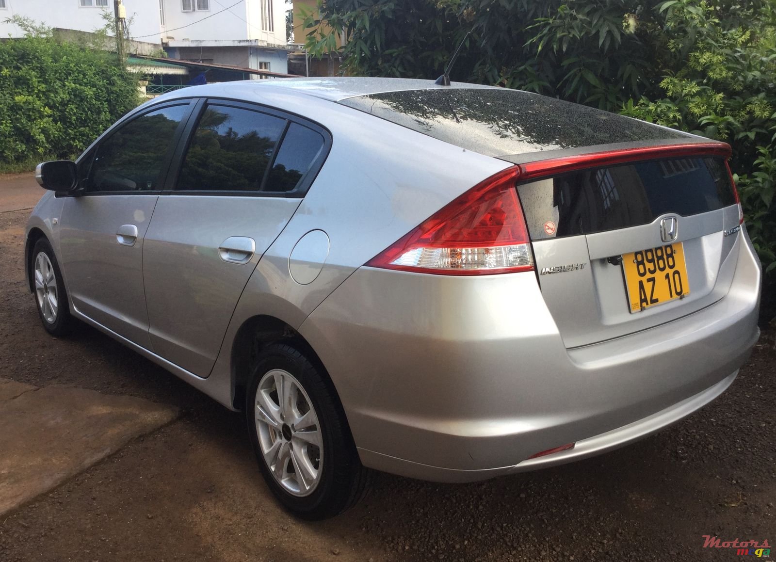 2010' Honda Insight Hybrid photo #3